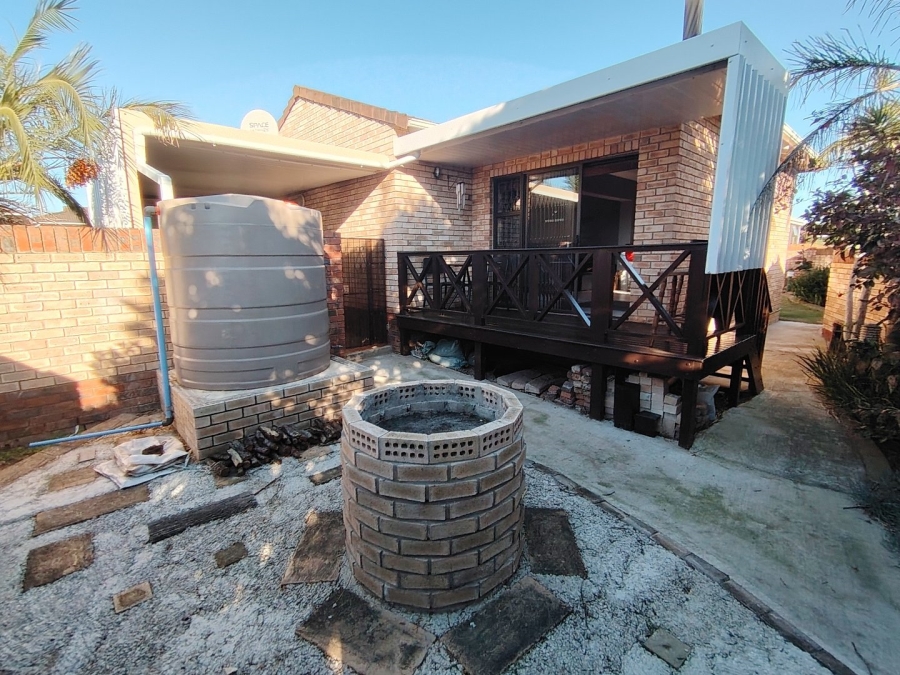 2 Bedroom Property for Sale in Walmer Downs Eastern Cape